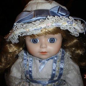 No name 1989 by Marian Yu Brinn’s Collectibles